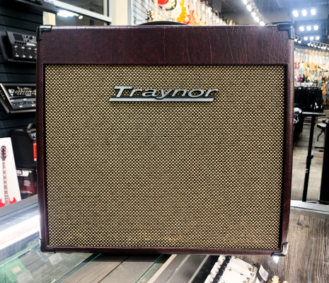 Store Special Product - Traynor - Custom Valve 15 Watt All-Tube 1x12 Guitar Combo Amp - Wine Red